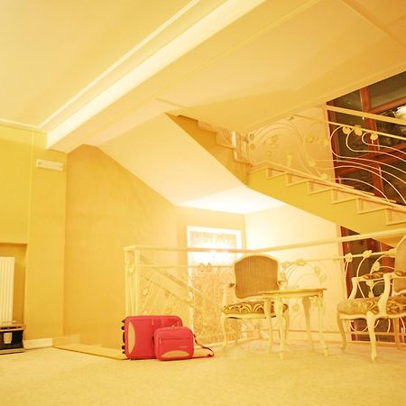 Hotel Villa Viktorija บันยาลูกา ภายนอก รูปภาพ