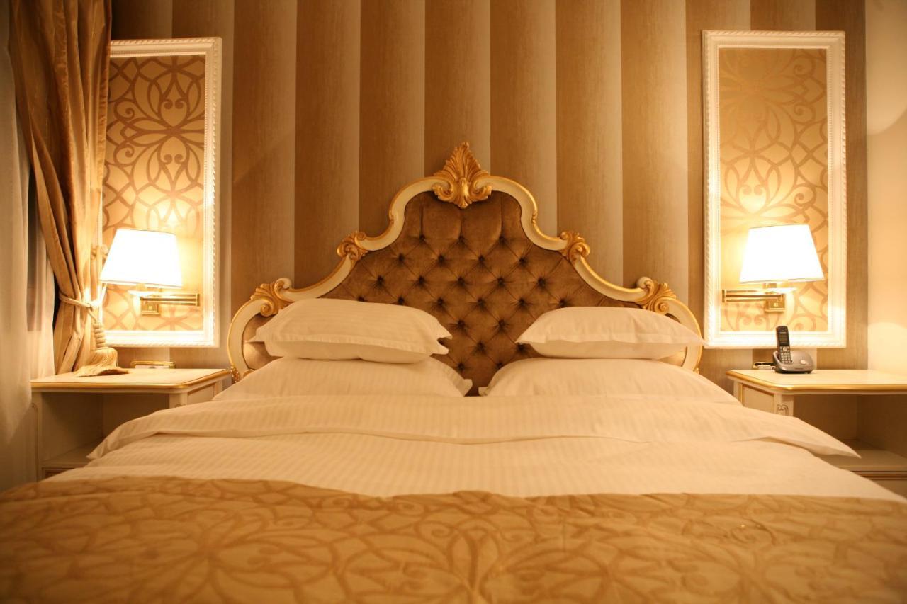 Hotel Villa Viktorija บันยาลูกา ภายนอก รูปภาพ