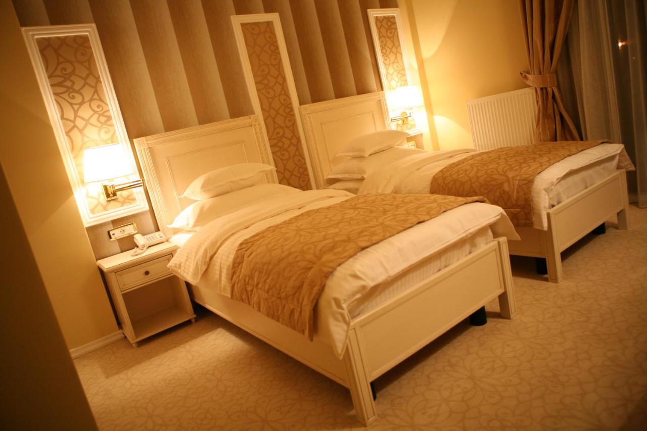 Hotel Villa Viktorija บันยาลูกา ภายนอก รูปภาพ