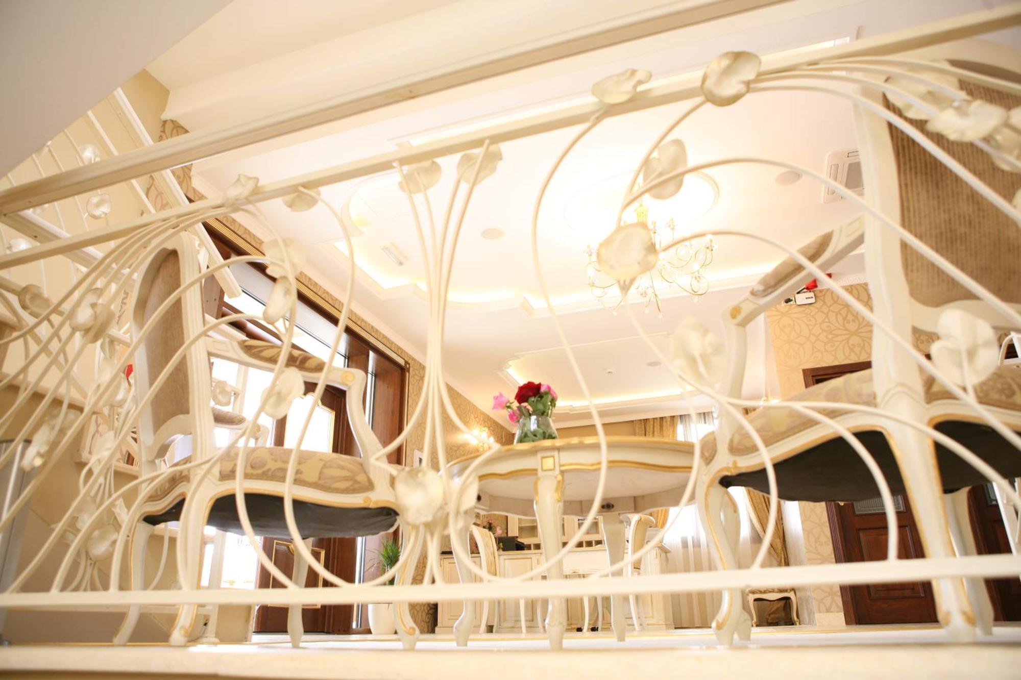 Hotel Villa Viktorija บันยาลูกา ภายนอก รูปภาพ