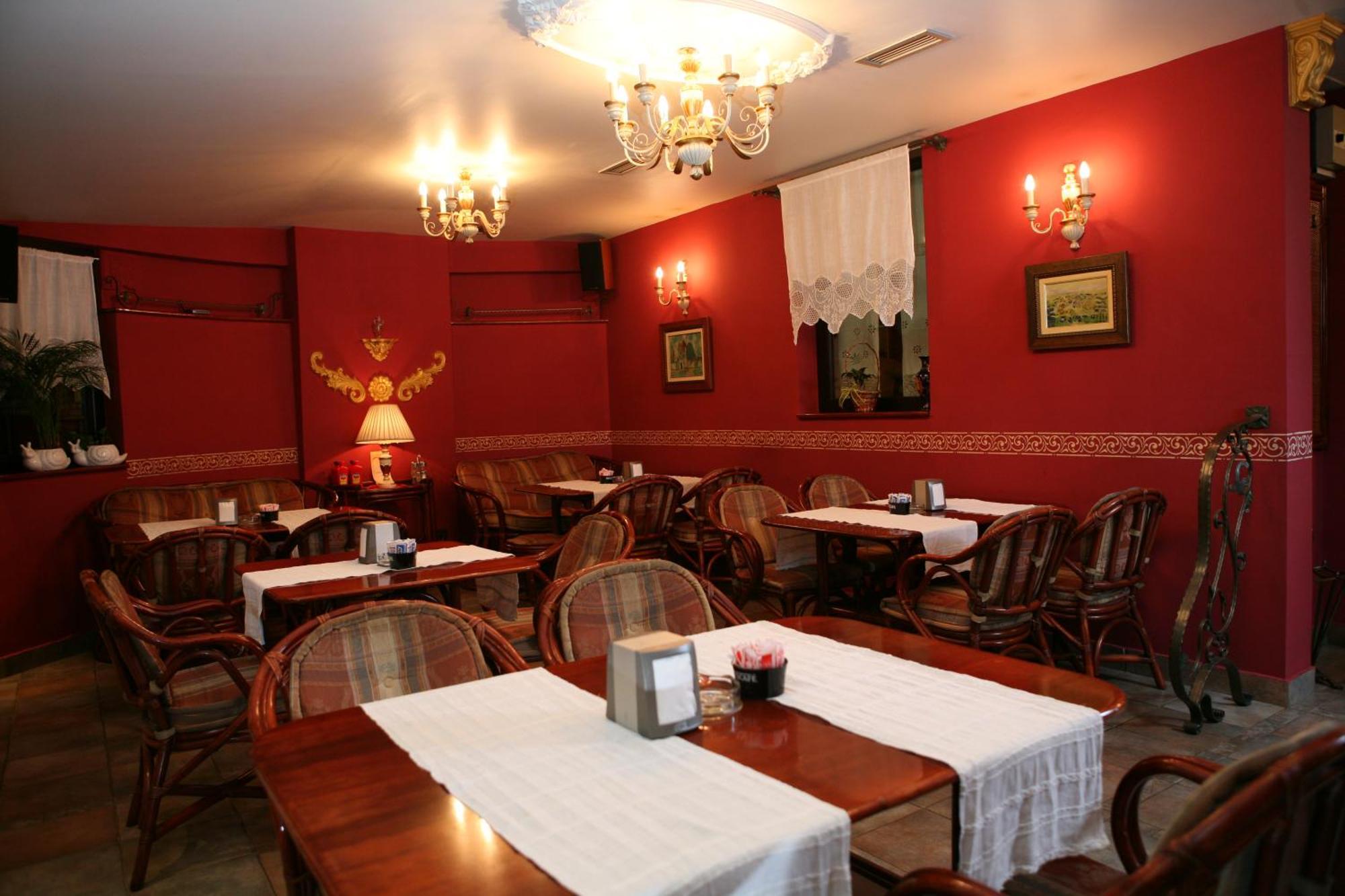 Hotel Villa Viktorija บันยาลูกา ภายนอก รูปภาพ