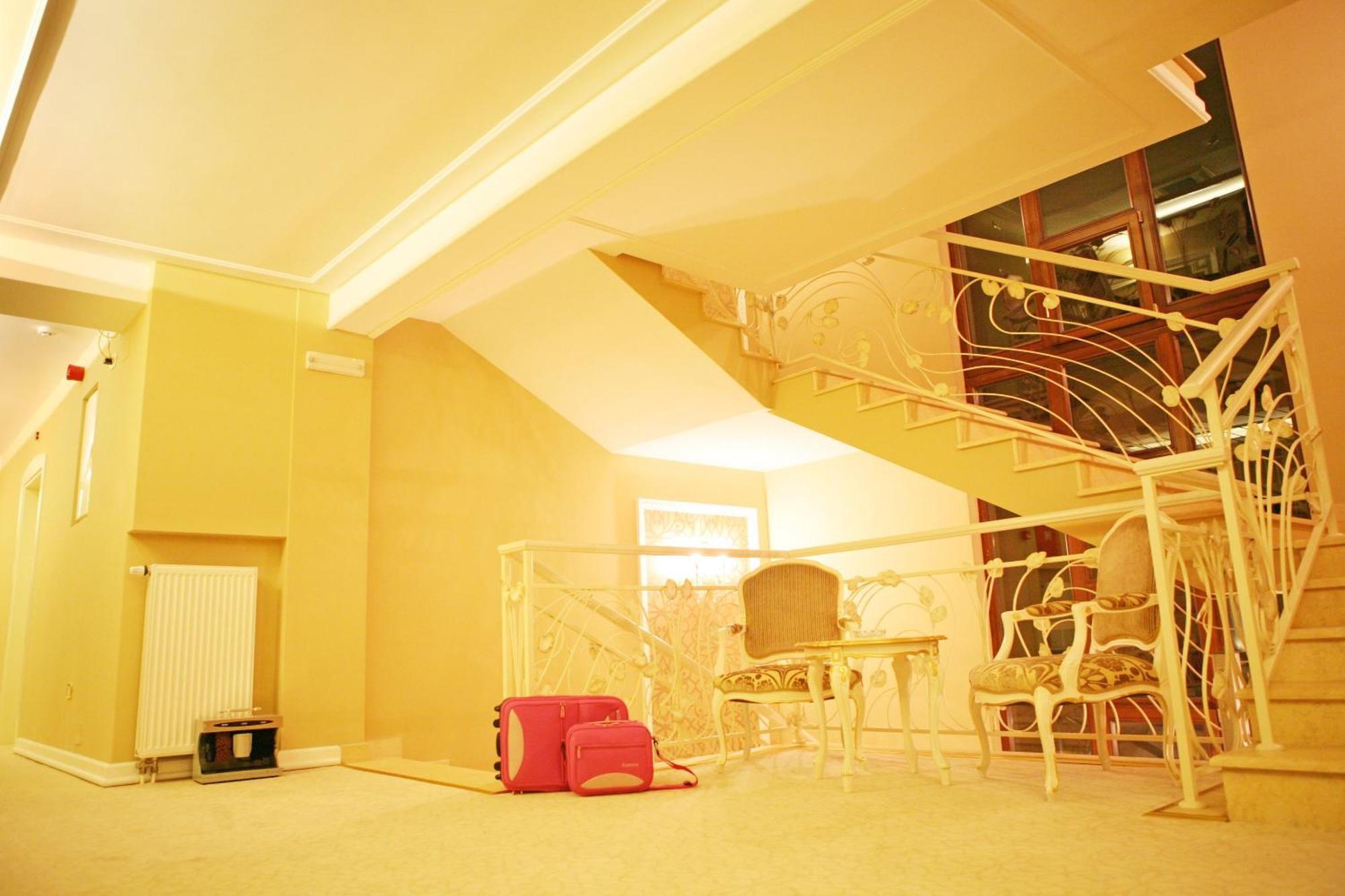 Hotel Villa Viktorija บันยาลูกา ภายนอก รูปภาพ