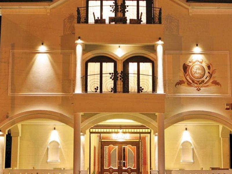 Hotel Villa Viktorija บันยาลูกา ภายนอก รูปภาพ